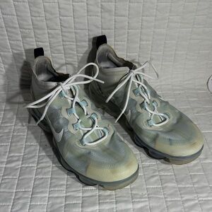 Nike VaporMax 2019 Ghost Flyknit in Light Gray and Cream Women’s 10